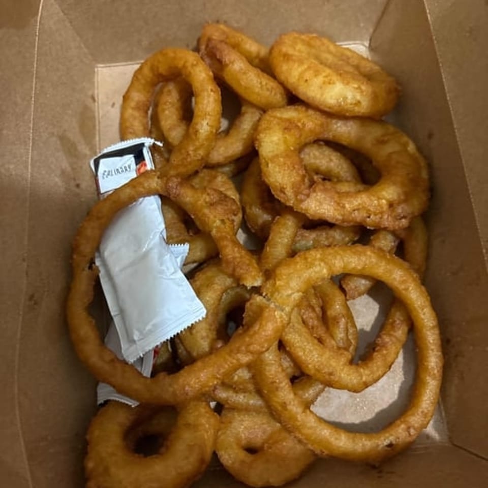 Crunchy Onion Rings: A Tasty Side Option